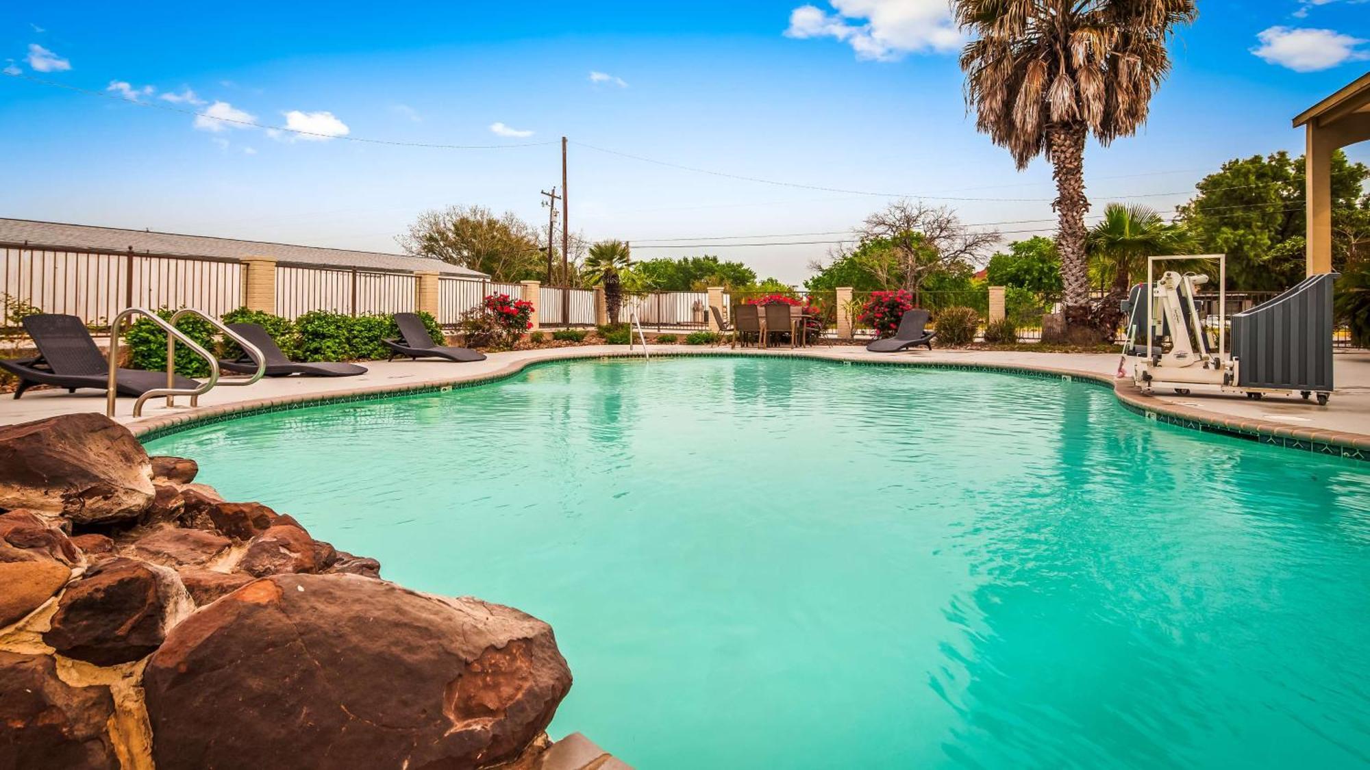 4 Budget Hotels in Greater San Antonio for Smart Travelers
